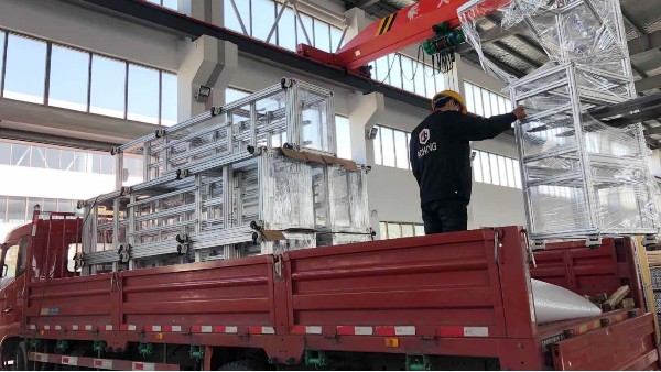 定制鋁型材完美發(fā)貨，精準(zhǔn)滿足您的每一個需求！